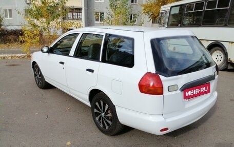 Mazda Familia Y11, 2001 год, 393 000 рублей, 2 фотография