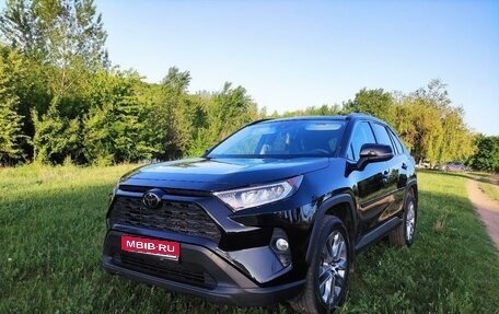 Toyota RAV4, 2019 год, 3 600 000 рублей, 1 фотография