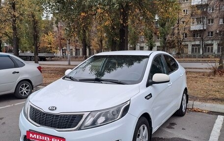 KIA Rio III рестайлинг, 2013 год, 830 000 рублей, 2 фотография