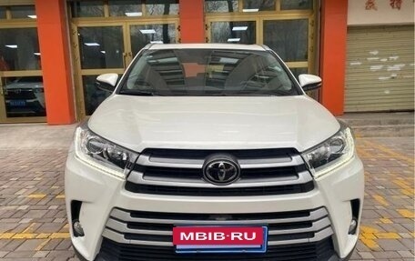 Toyota Highlander III, 2021 год, 3 200 000 рублей, 2 фотография