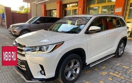 Toyota Highlander III, 2021 год, 3 200 000 рублей, 3 фотография