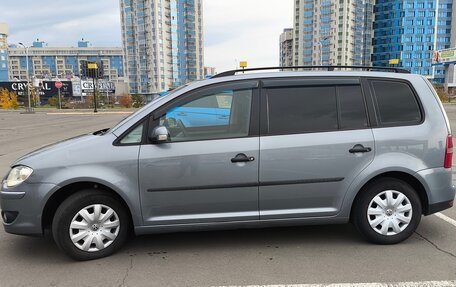 Volkswagen Touran III, 2008 год, 900 000 рублей, 4 фотография