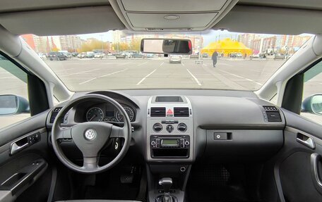 Volkswagen Touran III, 2008 год, 900 000 рублей, 10 фотография