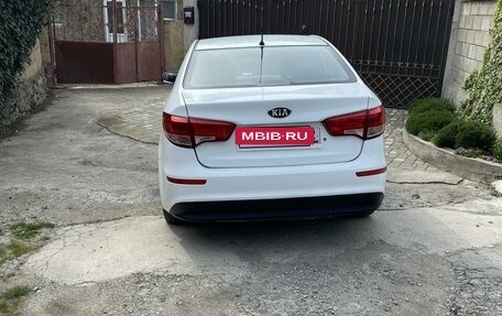 KIA Rio III рестайлинг, 2016 год, 850 000 рублей, 2 фотография