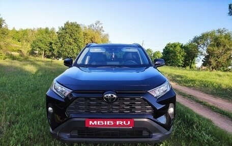 Toyota RAV4, 2019 год, 3 600 000 рублей, 3 фотография