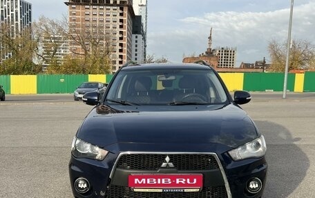 Mitsubishi Outlander III рестайлинг 3, 2010 год, 1 000 000 рублей, 7 фотография