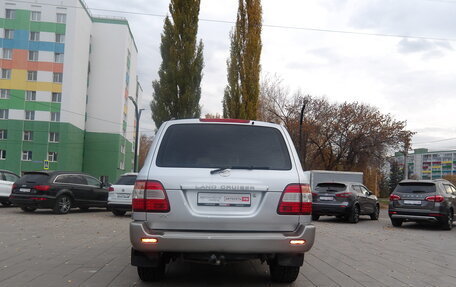 Toyota Land Cruiser 100 рестайлинг 2, 2007 год, 2 059 000 рублей, 6 фотография