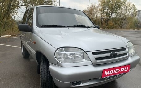 Chevrolet Niva I рестайлинг, 2004 год, 350 000 рублей, 1 фотография