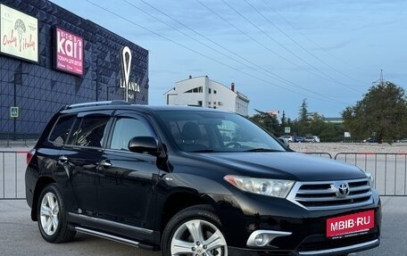 Toyota Highlander III, 2011 год, 2 497 000 рублей, 2 фотография