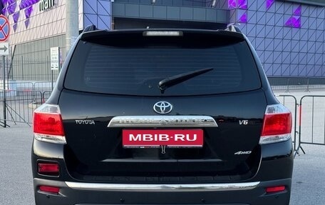 Toyota Highlander III, 2011 год, 2 497 000 рублей, 21 фотография