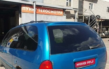 Chrysler Voyager III, 1996 год, 235 000 рублей, 1 фотография