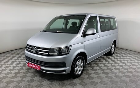 Volkswagen Caravelle T6 рестайлинг, 2016 год, 3 010 000 рублей, 1 фотография