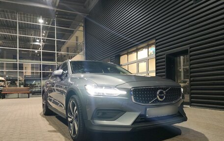 Volvo V60 II, 2020 год, 3 999 000 рублей, 1 фотография