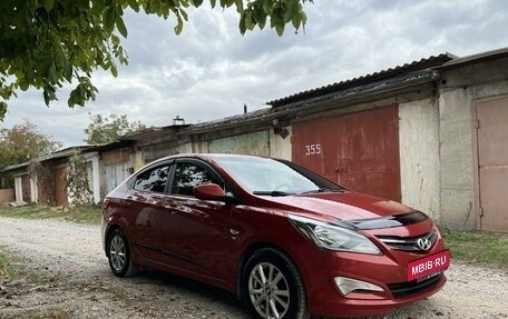 Hyundai Solaris II рестайлинг, 2014 год, 1 300 000 рублей, 2 фотография