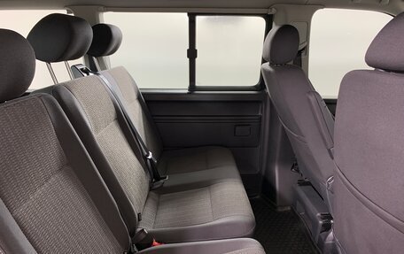 Volkswagen Caravelle T6 рестайлинг, 2016 год, 3 010 000 рублей, 18 фотография