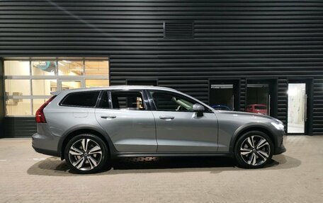 Volvo V60 II, 2020 год, 3 999 000 рублей, 5 фотография