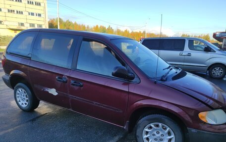 Chrysler Voyager IV, 2001 год, 300 000 рублей, 2 фотография