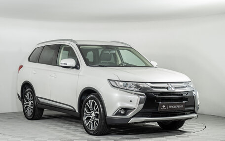 Mitsubishi Outlander III рестайлинг 3, 2017 год, 2 154 000 рублей, 2 фотография