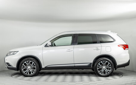 Mitsubishi Outlander III рестайлинг 3, 2017 год, 2 154 000 рублей, 10 фотография