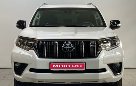 Toyota Land Cruiser Prado 150 рестайлинг 2, 2022 год, 8 700 000 рублей, 2 фотография