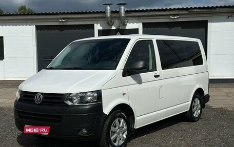 Volkswagen Transporter T5 рестайлинг, 2011 год, 2 100 000 рублей, 1 фотография