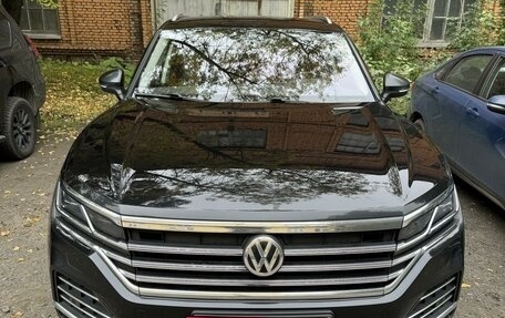 Volkswagen Touareg III, 2019 год, 4 950 000 рублей, 2 фотография