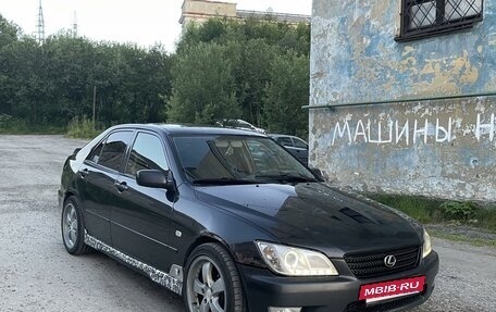 Lexus IS II рестайлинг 2, 1999 год, 699 000 рублей, 2 фотография