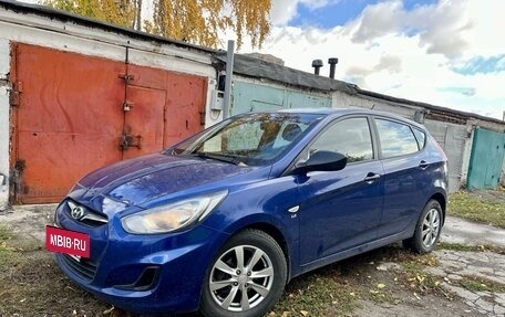 Hyundai Solaris II рестайлинг, 2012 год, 888 888 рублей, 2 фотография