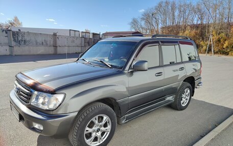 Toyota Land Cruiser 100 рестайлинг 2, 2001 год, 1 700 000 рублей, 2 фотография