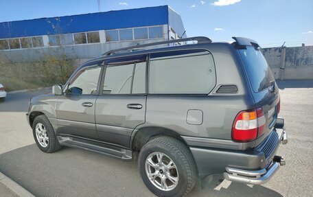 Toyota Land Cruiser 100 рестайлинг 2, 2001 год, 1 700 000 рублей, 3 фотография