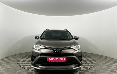 Toyota RAV4, 2017 год, 2 629 000 рублей, 2 фотография