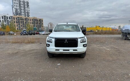 Mitsubishi L200, 2024 год, 4 200 000 рублей, 2 фотография