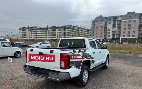 Mitsubishi L200, 2024 год, 4 200 000 рублей, 9 фотография