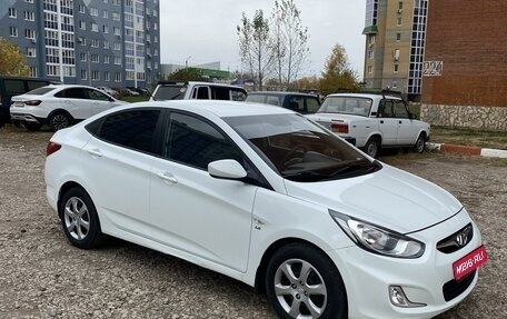 Hyundai Solaris II рестайлинг, 2012 год, 800 000 рублей, 1 фотография