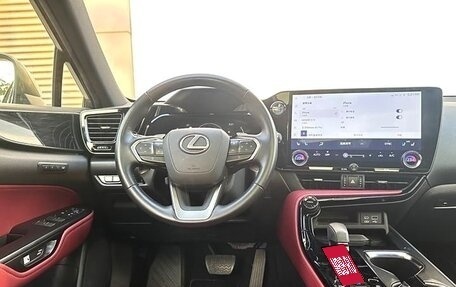 Lexus NX, 2022 год, 4 750 000 рублей, 8 фотография