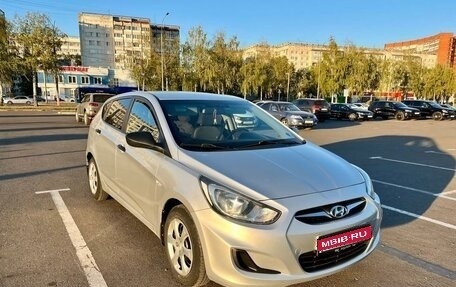 Hyundai Solaris II рестайлинг, 2012 год, 735 000 рублей, 1 фотография