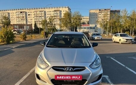 Hyundai Solaris II рестайлинг, 2012 год, 735 000 рублей, 2 фотография