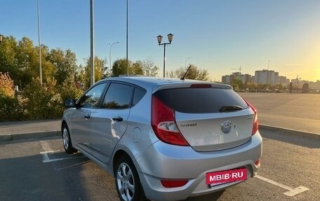 Hyundai Solaris II рестайлинг, 2012 год, 735 000 рублей, 3 фотография