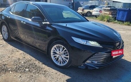 Toyota Camry, 2019 год, 3 270 000 рублей, 4 фотография