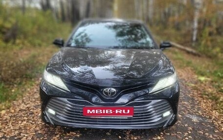 Toyota Camry, 2019 год, 3 270 000 рублей, 7 фотография