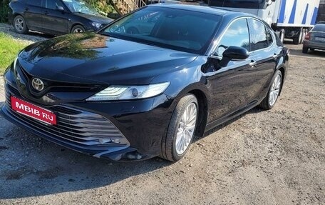 Toyota Camry, 2019 год, 3 270 000 рублей, 9 фотография