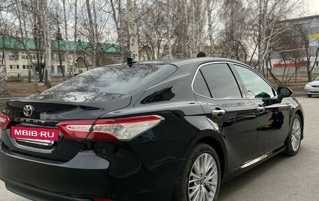 Toyota Camry, 2019 год, 3 270 000 рублей, 13 фотография