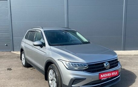 Volkswagen Tiguan II, 2021 год, 2 790 000 рублей, 3 фотография