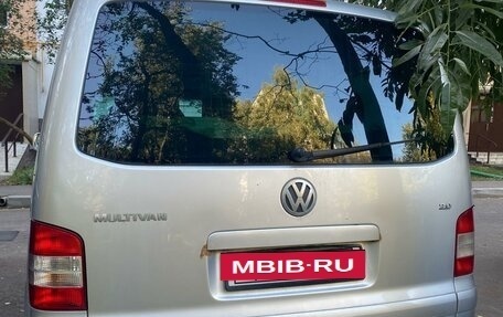 Volkswagen Multivan T5, 2004 год, 1 560 000 рублей, 3 фотография