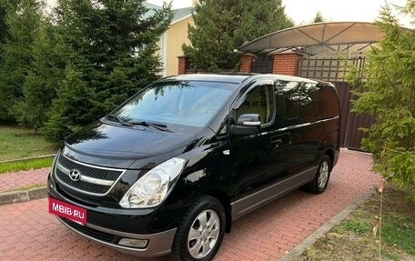 Hyundai Grand Starex Grand Starex I рестайлинг 2, 2015 год, 2 650 000 рублей, 3 фотография