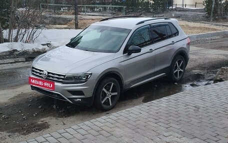 Volkswagen Tiguan II, 2019 год, 3 800 000 рублей, 2 фотография