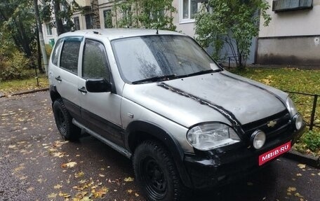 Chevrolet Niva I рестайлинг, 2004 год, 210 000 рублей, 1 фотография