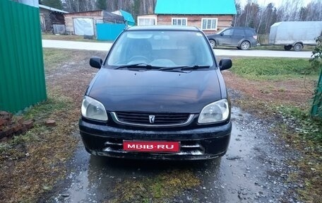 Toyota Raum I, 2001 год, 210 000 рублей, 1 фотография