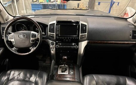 Toyota Land Cruiser 200, 2014 год, 4 650 000 рублей, 14 фотография