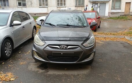 Hyundai Solaris II рестайлинг, 2012 год, 650 000 рублей, 5 фотография